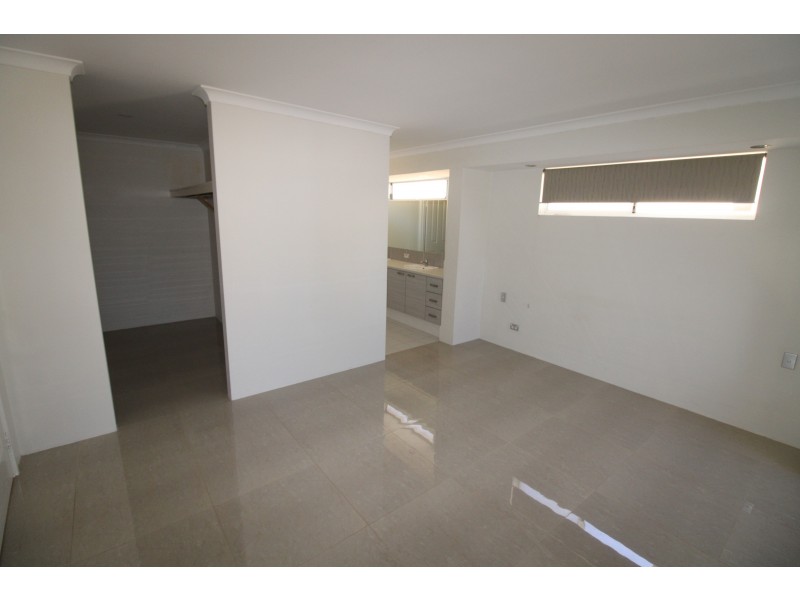 16 Spurwing Way, South Guildford WA 6055