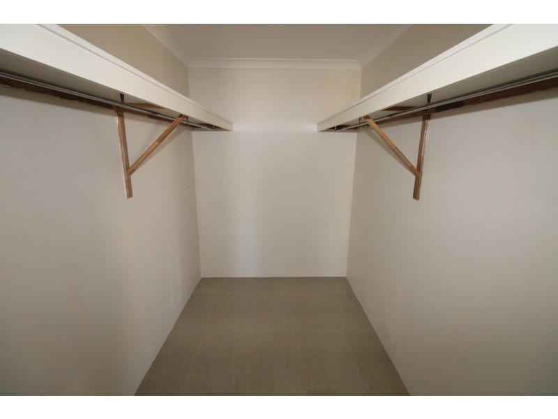 16 Spurwing Way, South Guildford WA 6055