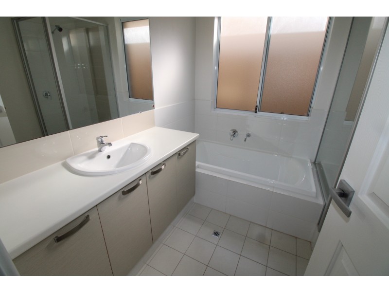 16 Spurwing Way, South Guildford WA 6055