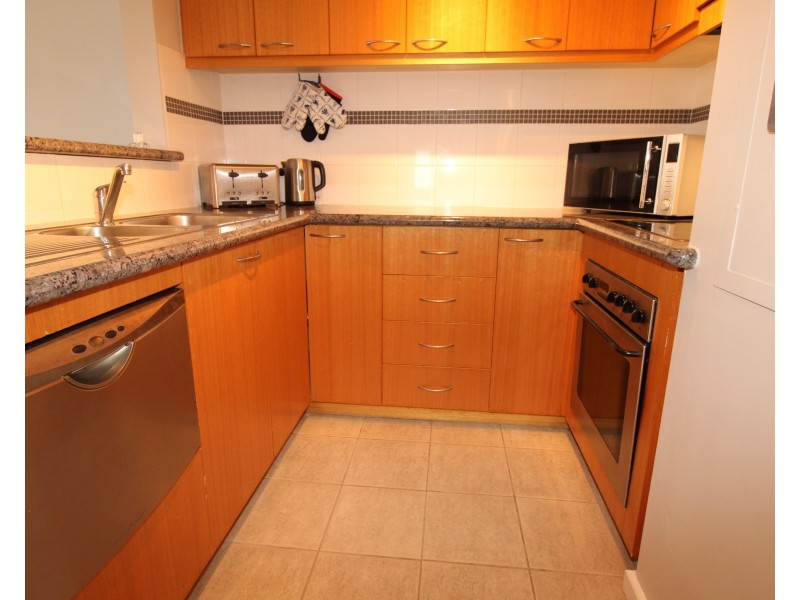 16/128 Mounts Bay Road, Perth WA 6000