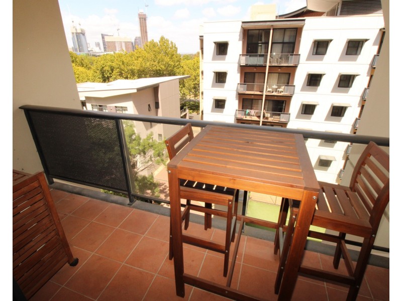 16/128 Mounts Bay Road, Perth WA 6000