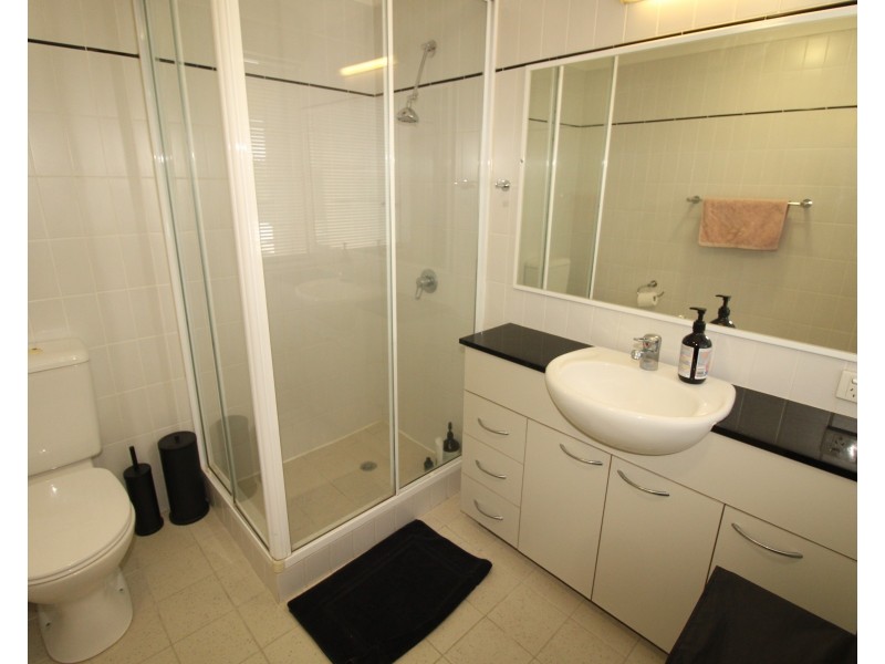 16/128 Mounts Bay Road, Perth WA 6000