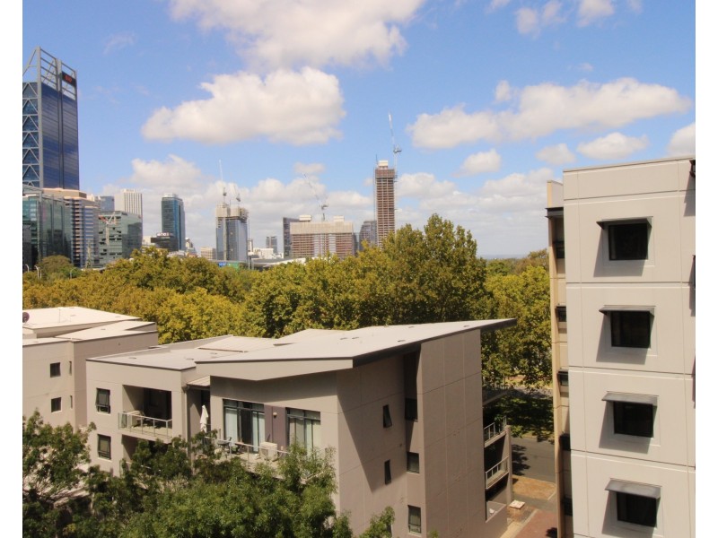 16/128 Mounts Bay Road, Perth WA 6000