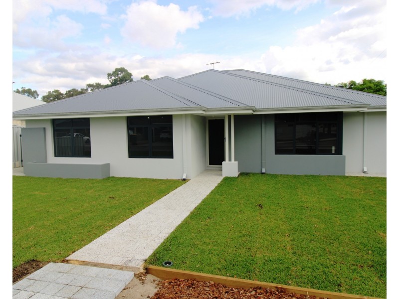 8 Wade Street, Embleton WA 6062