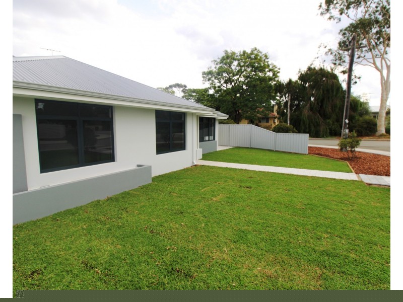 8 Wade Street, Embleton WA 6062