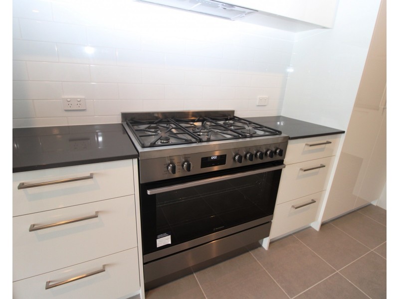 8 Wade Street, Embleton WA 6062