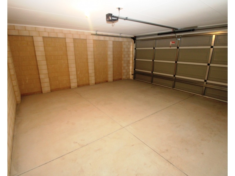 8 Wade Street, Embleton WA 6062