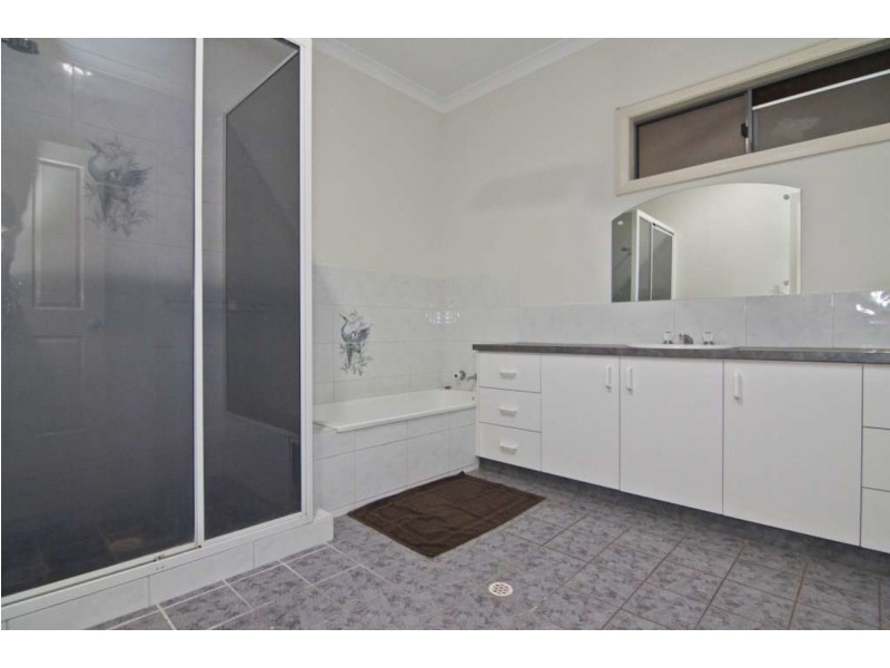 8 Hibiscus Drive, Kununurra WA 6743