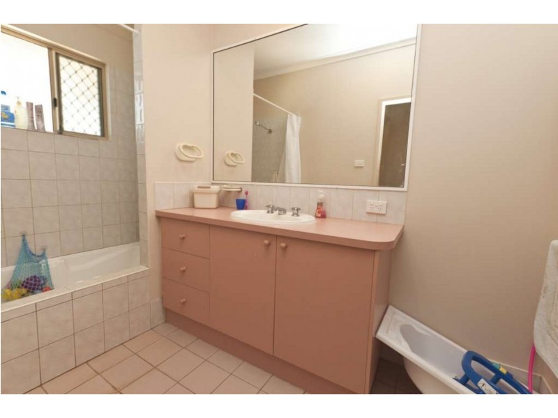 2 Cycas Close, Kununurra WA 6743