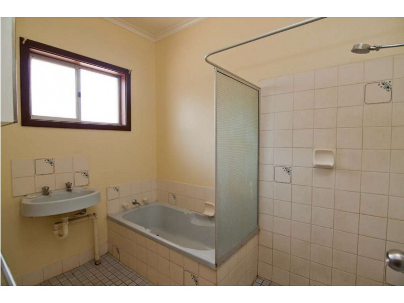 2 Lemonwood Way, Kununurra WA 6743