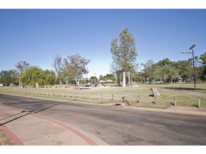 1 Barding Loop, Kununurra WA 6743