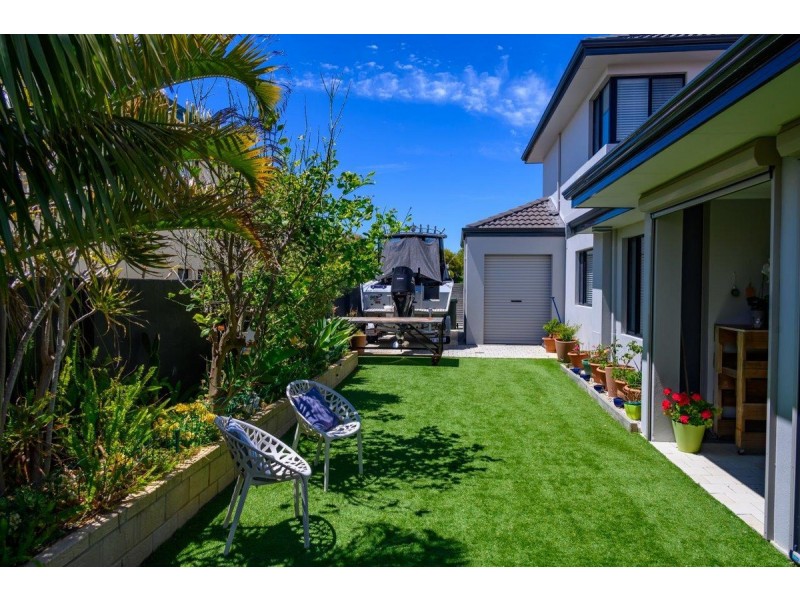 20 Beachview Court, Wannanup WA 6210