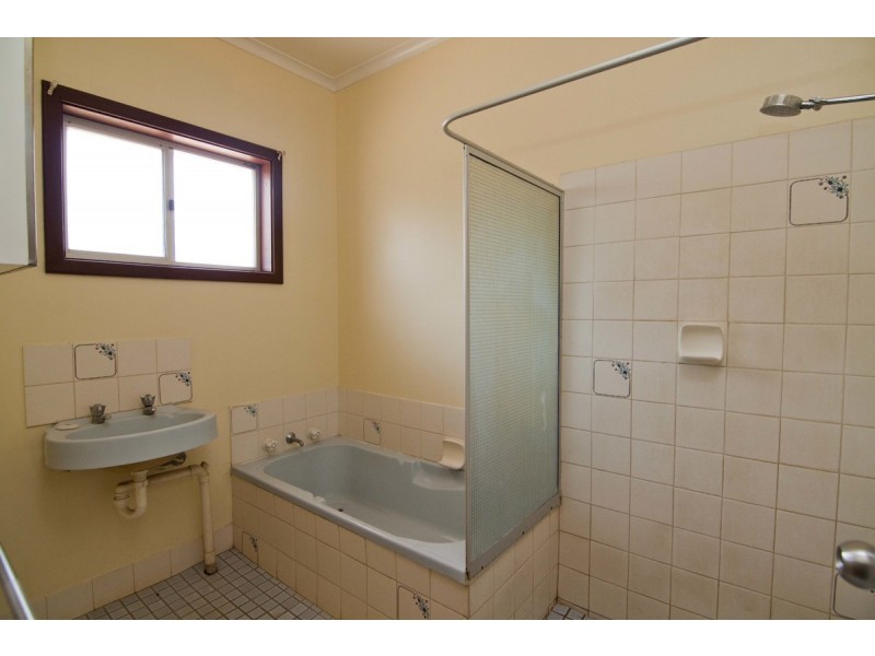 2 Lemonwood Way, Kununurra WA 6743