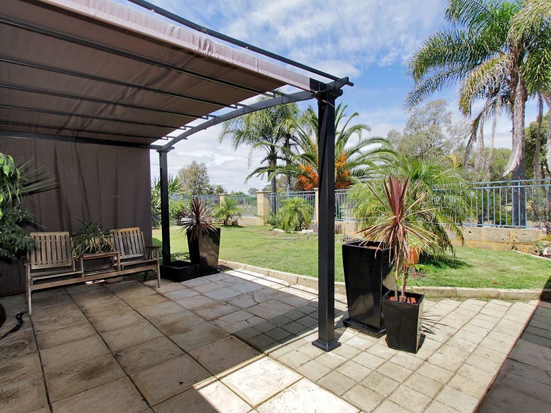 8 Gibson Way, Beechboro WA 6063