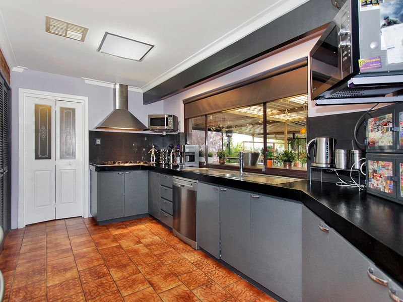 8 Gibson Way, Beechboro WA 6063