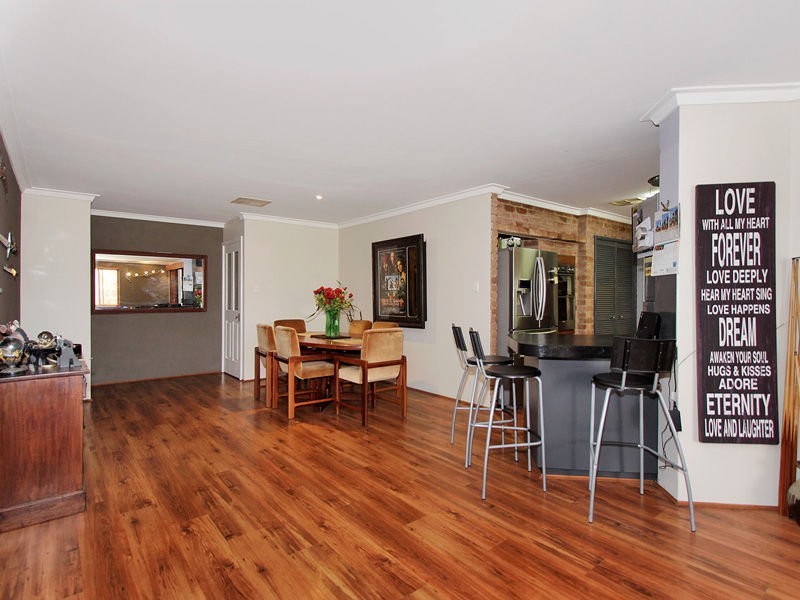 8 Gibson Way, Beechboro WA 6063