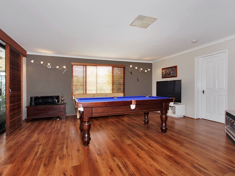8 Gibson Way, Beechboro WA 6063