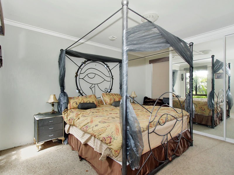 8 Gibson Way, Beechboro WA 6063