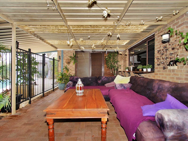 8 Gibson Way, Beechboro WA 6063