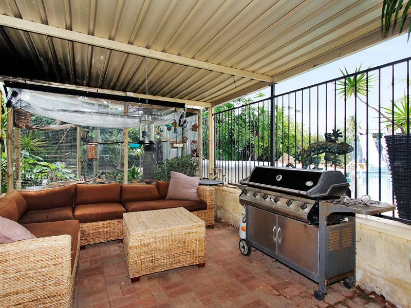 8 Gibson Way, Beechboro WA 6063