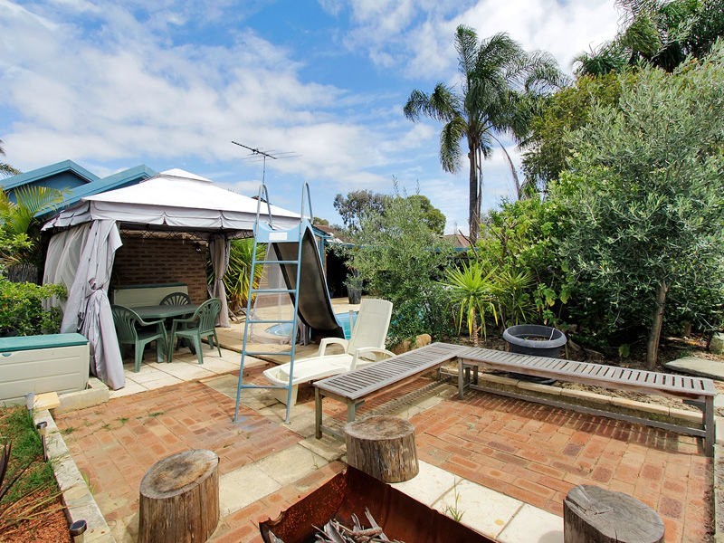 8 Gibson Way, Beechboro WA 6063