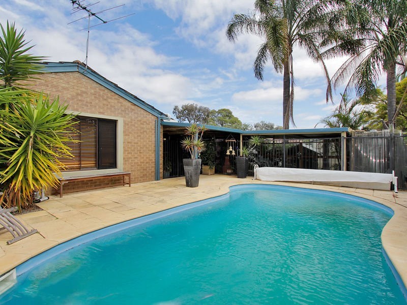 8 Gibson Way, Beechboro WA 6063