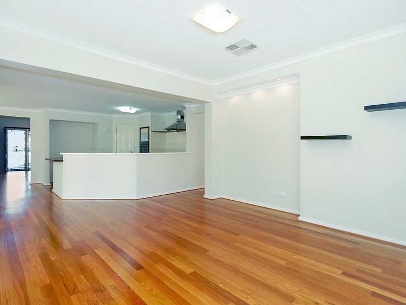 4 Whistler Court, Ellenbrook WA 6069