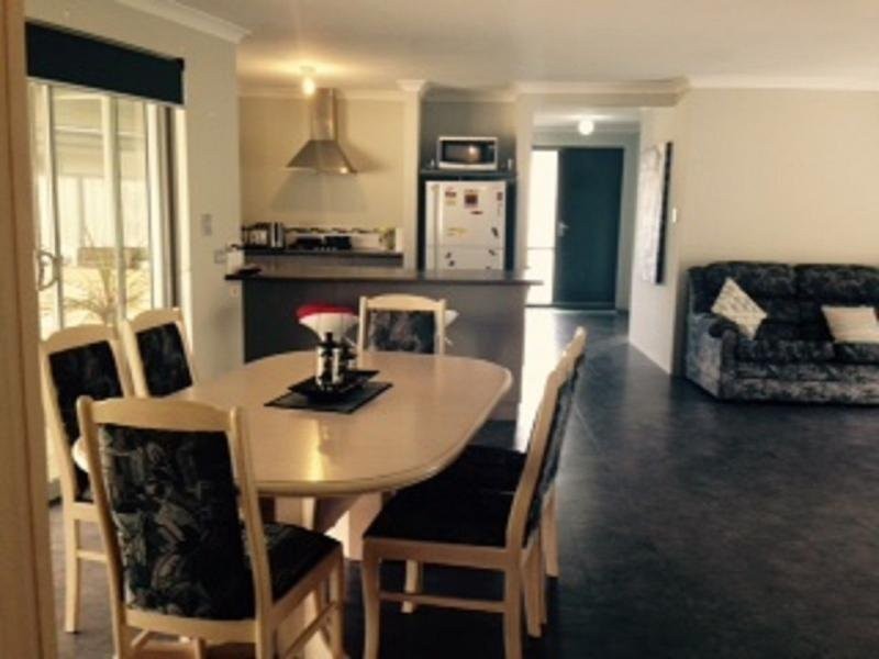 44 John Forrest Circuit, Bertram WA 6167