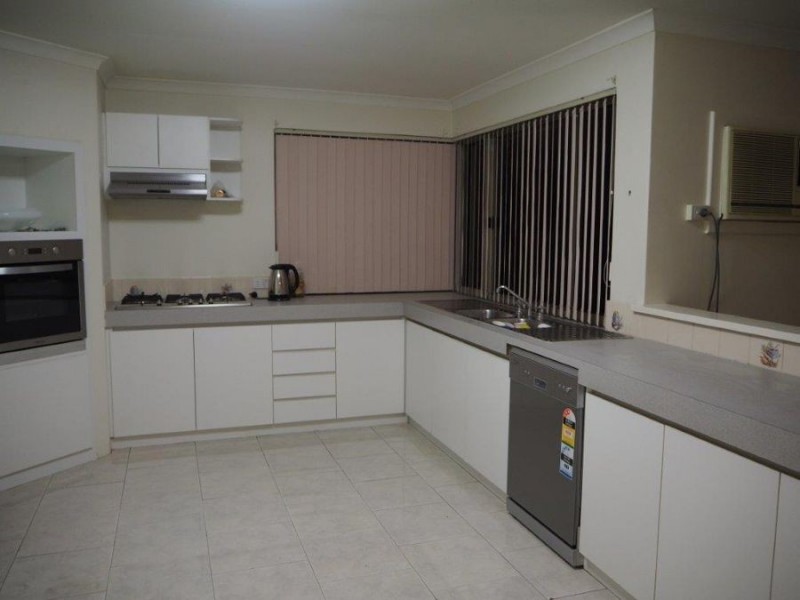 43 Woodlake Bvd, Ellenbrook WA 6069