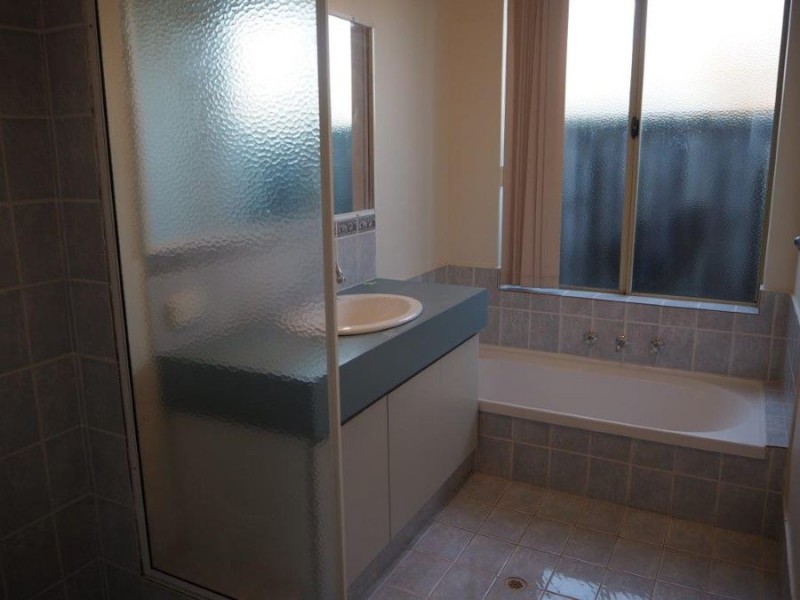 43 Woodlake Bvd, Ellenbrook WA 6069