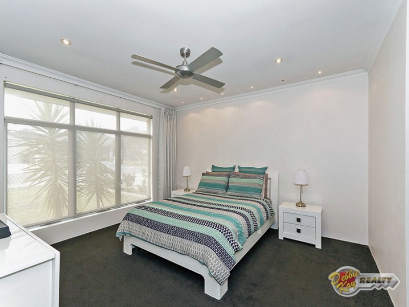 16 Cyandra Loop, Banksia Grove WA 6031