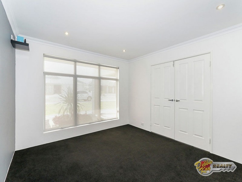 16 Cyandra Loop, Banksia Grove WA 6031