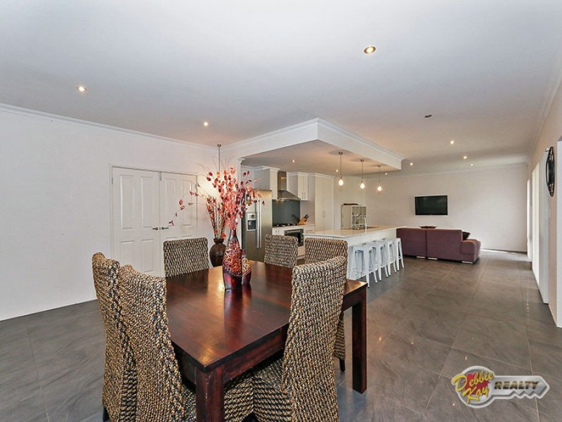 16 Cyandra Loop, Banksia Grove WA 6031