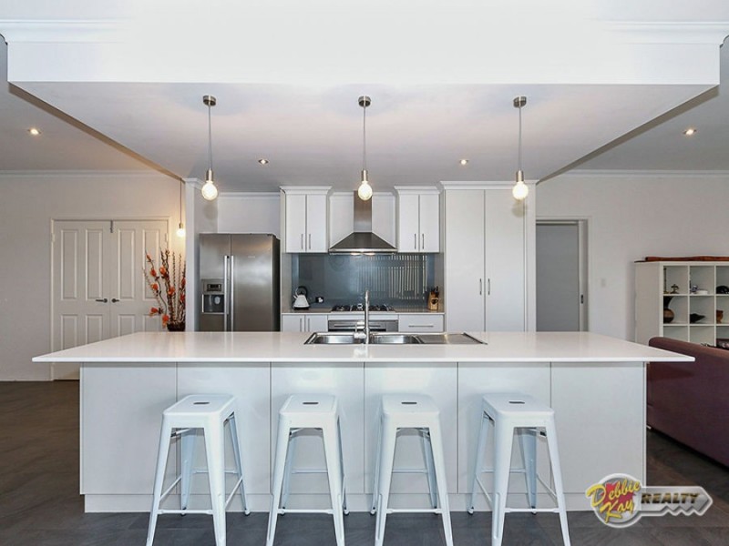 16 Cyandra Loop, Banksia Grove WA 6031