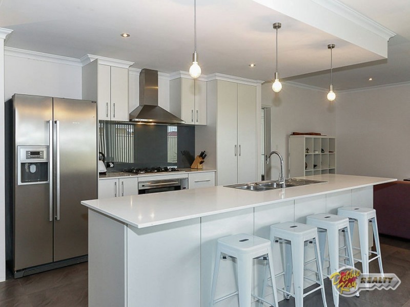 16 Cyandra Loop, Banksia Grove WA 6031
