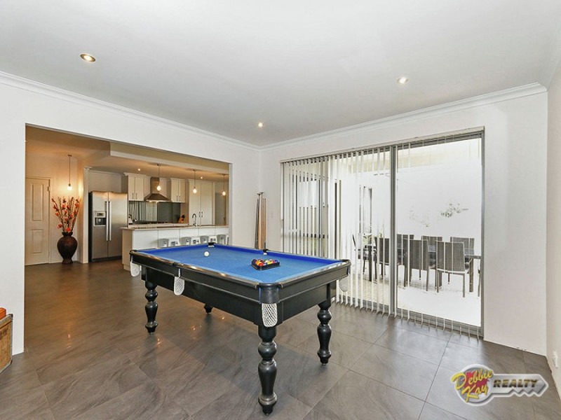 16 Cyandra Loop, Banksia Grove WA 6031