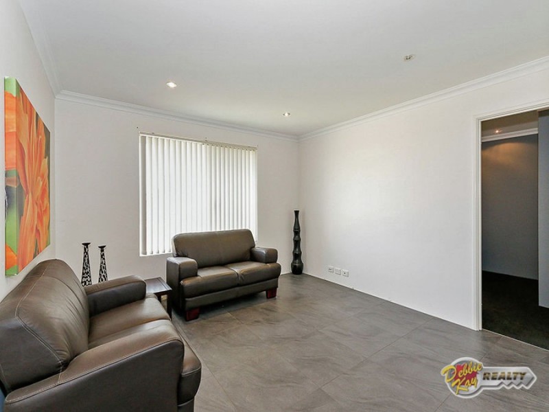16 Cyandra Loop, Banksia Grove WA 6031