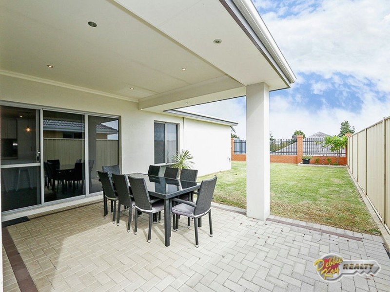 16 Cyandra Loop, Banksia Grove WA 6031