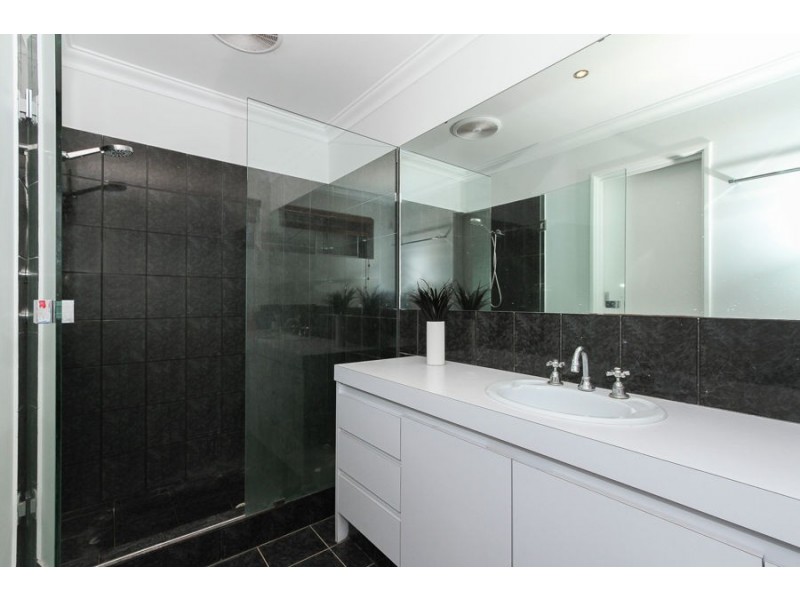 4 Lagoon Place, Beldon WA 6027