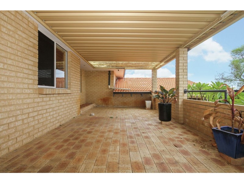 4 Lagoon Place, Beldon WA 6027