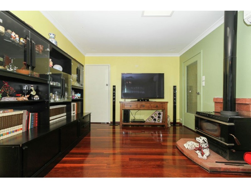 21 Woolgar Way, Lockridge WA 6054