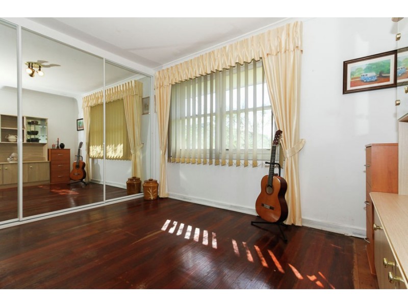 21 Woolgar Way, Lockridge WA 6054