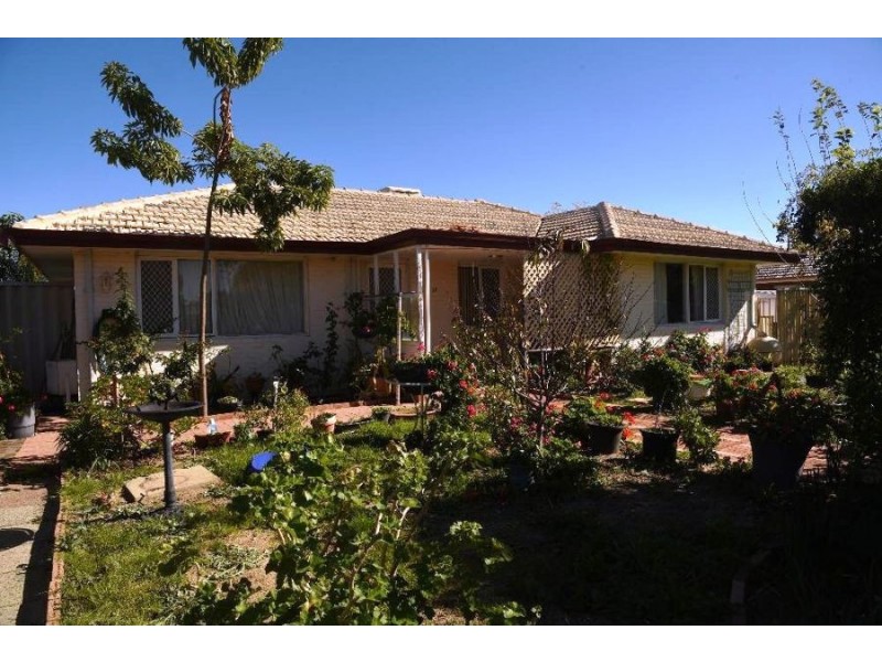 33 Brathwaite Road, Lockridge WA 6054