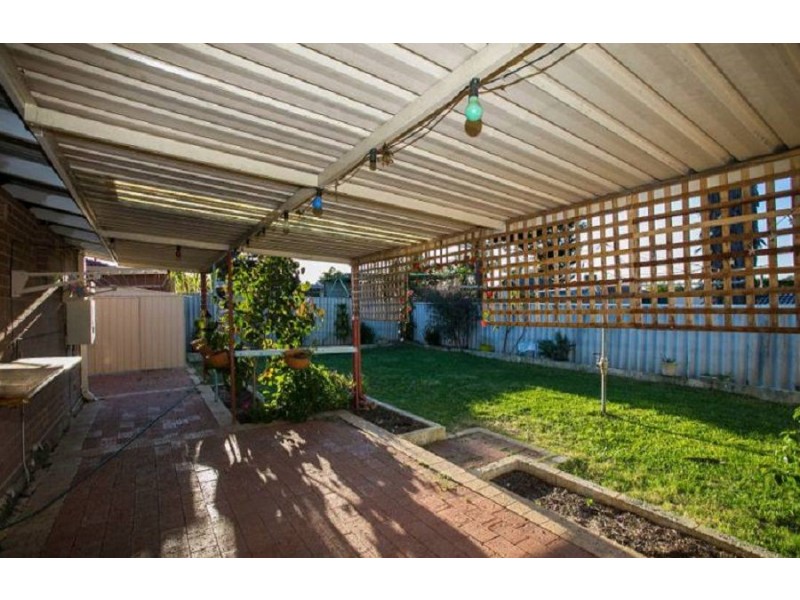 22 Diana Cres, Lockridge WA 6054