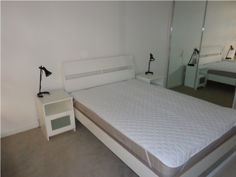 703/8 Sutherland Street, Melbourne VIC 3000