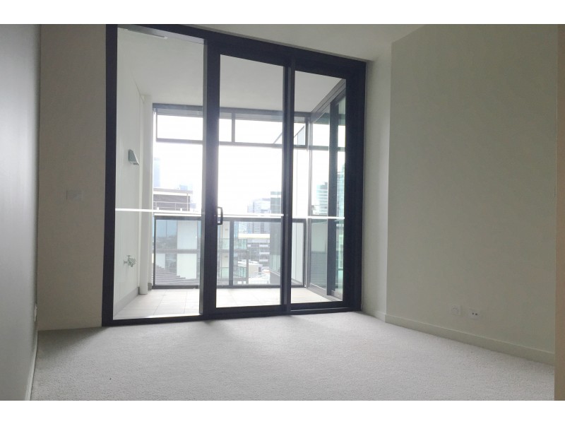 906/9 Waterside Place, Docklands VIC 3008