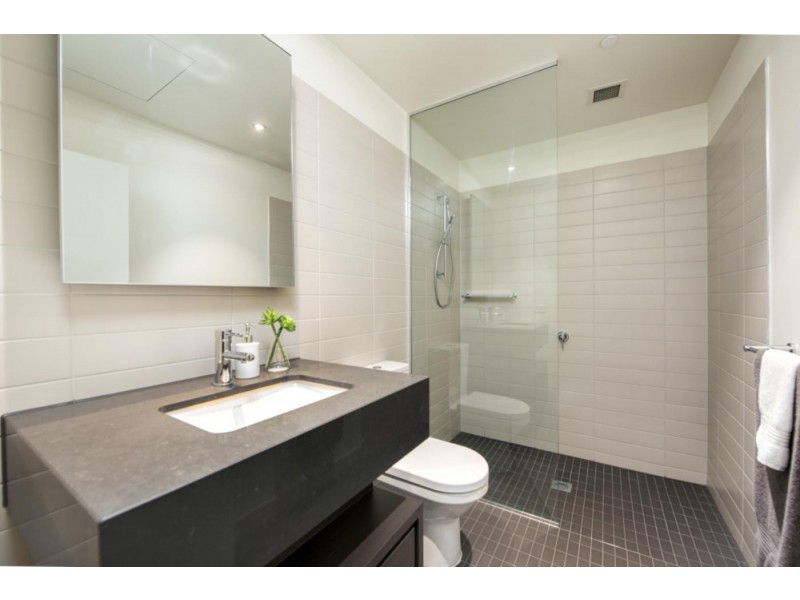 906/9 Waterside Place, Docklands VIC 3008