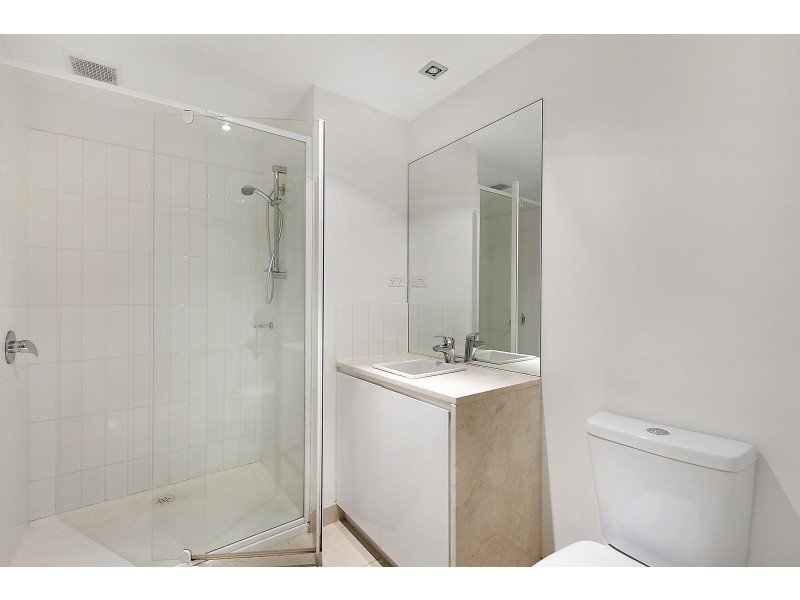 2010/8 Downie Street, Melbourne VIC 3000