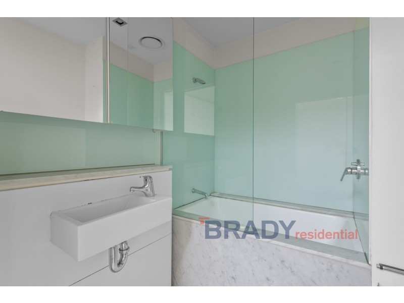 2405/25-33 Wills Street, Melbourne VIC 3000