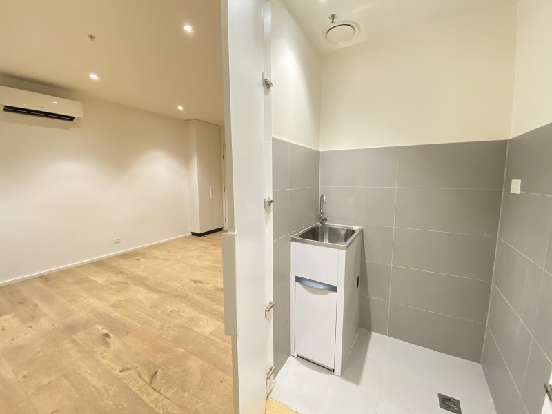 203W/888 Collins Street, Docklands VIC 3008